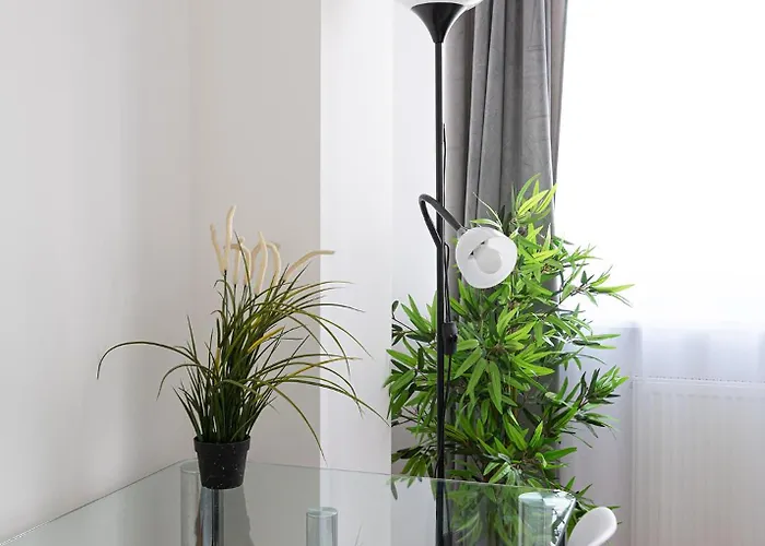 Rentplanet - Domaniewska Varsovia