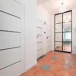 Rentplanet - Domaniewska Apartamento