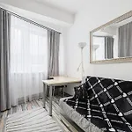 Rentplanet - Domaniewska Apartamento *