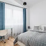 Rentplanet - Domaniewska Apartamento *